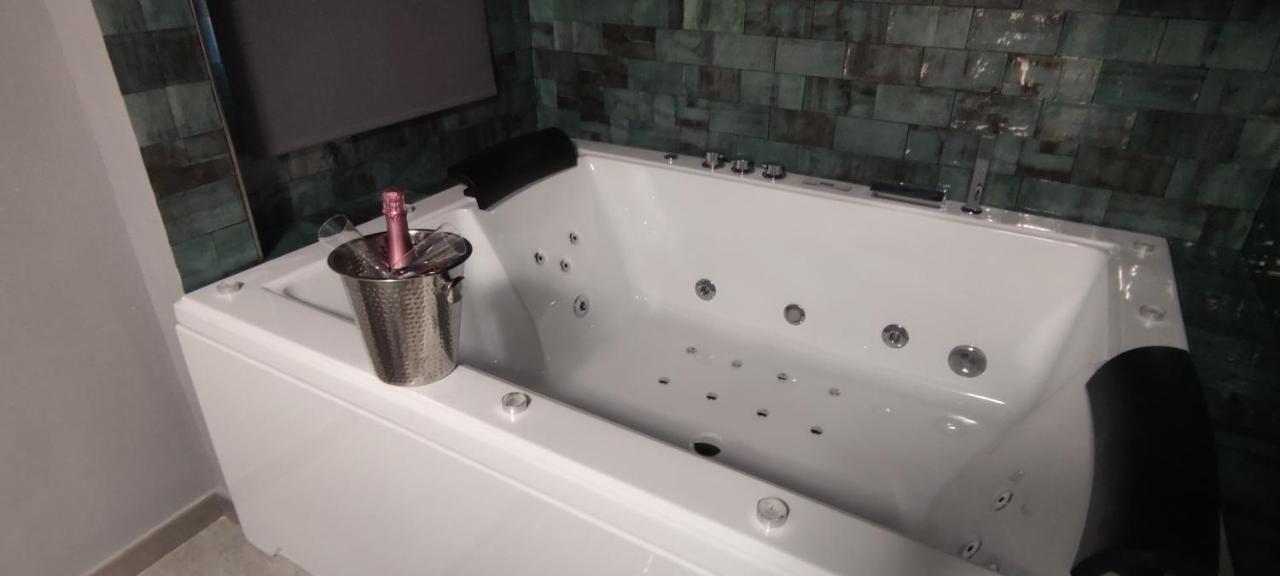 Latorre Jacuzzi Jerez Apartman Jerez de la Frontera Kültér fotó
