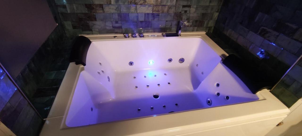 Latorre Jacuzzi Jerez Apartman Jerez de la Frontera Kültér fotó